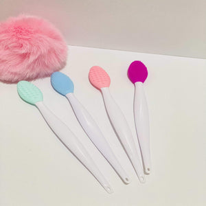 Exfoliating silicone brush