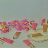 Lip gloss tubes with silver cap